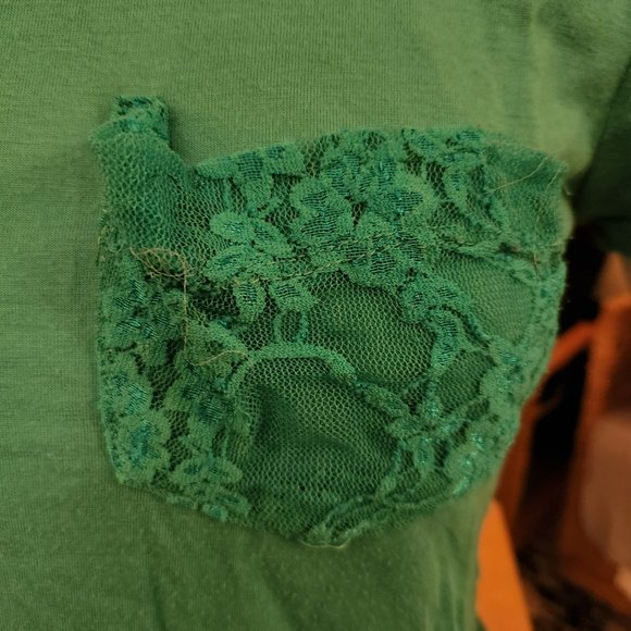 Green Mynk Top Med lacy/ bundle requirement - Picture 3 of 4